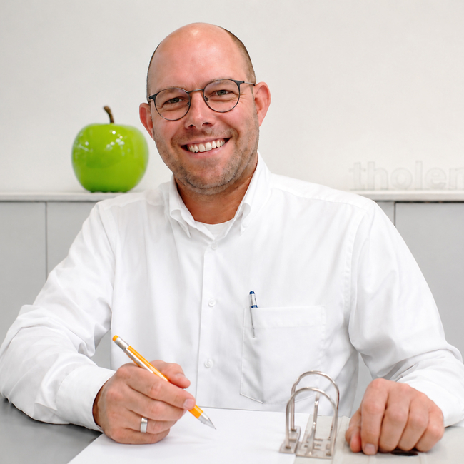 Axel-Tholen-NEU-web.jpg